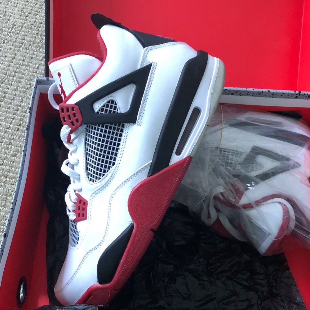 Nike Jordan retro 4